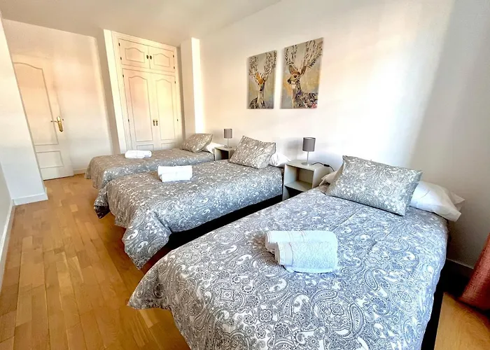 Apartamento Espacios Blanco Plaza Mayor - Con Vistas. *