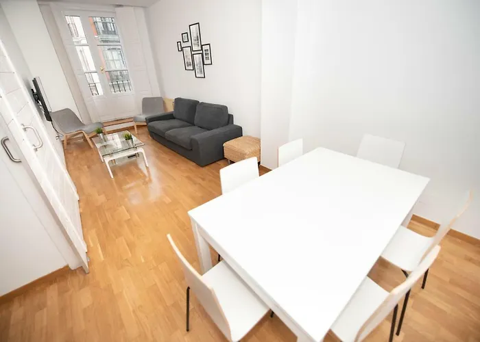 Apartamento Espacios Blanco Plaza Mayor - Con Vistas. *