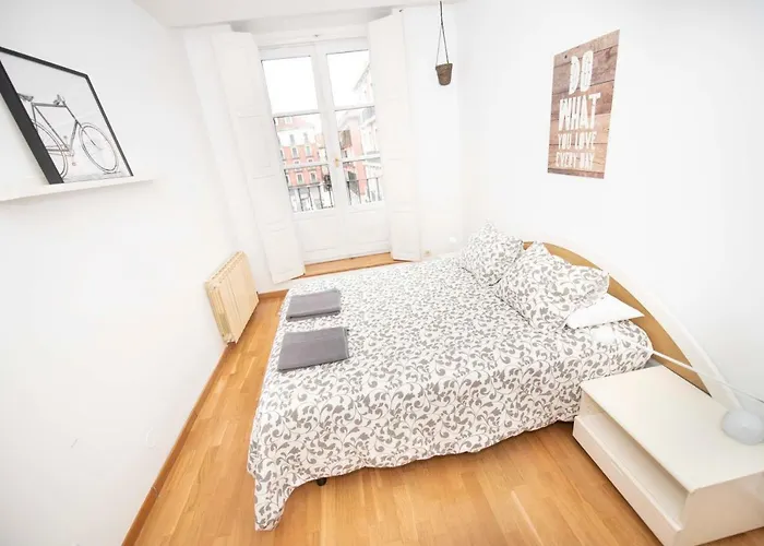 Apartamento Espacios Blanco Plaza Mayor - Con Vistas.